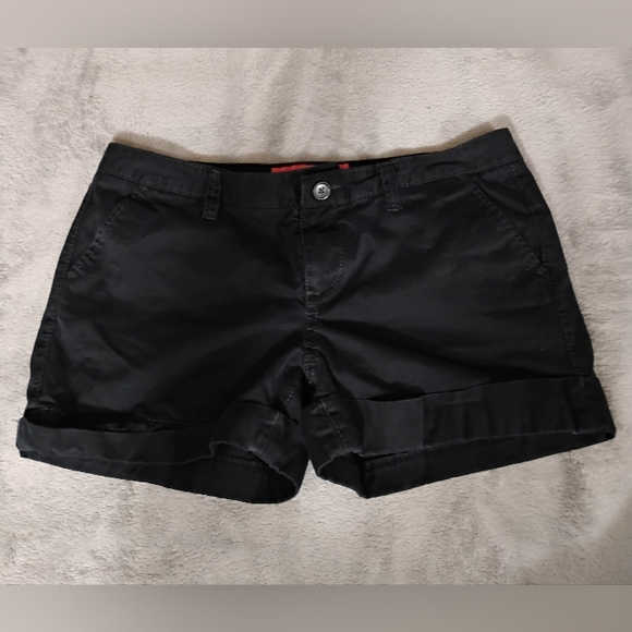 💥SOLD💥 🌞 Shorts 🩳 - Picture 2 of 4